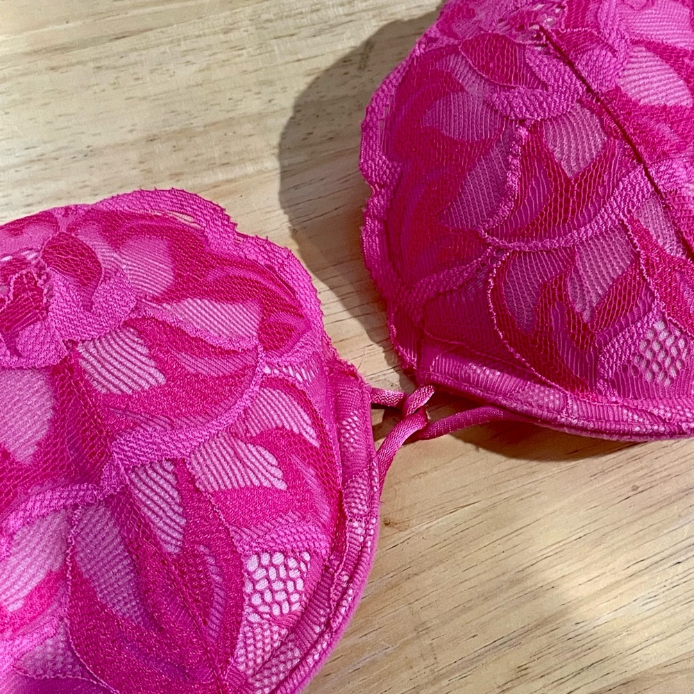 Victorias Secret Pink Lace Padded Push up Underwire Bra Lingerie Valentines 34A